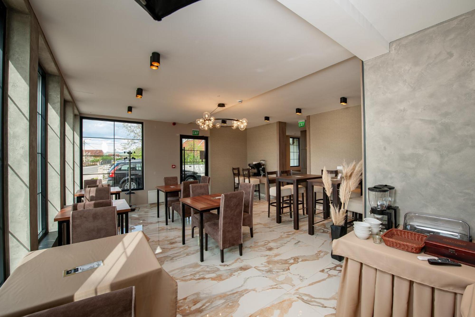 Hotel Kralj Kraljevo Bagian luar foto