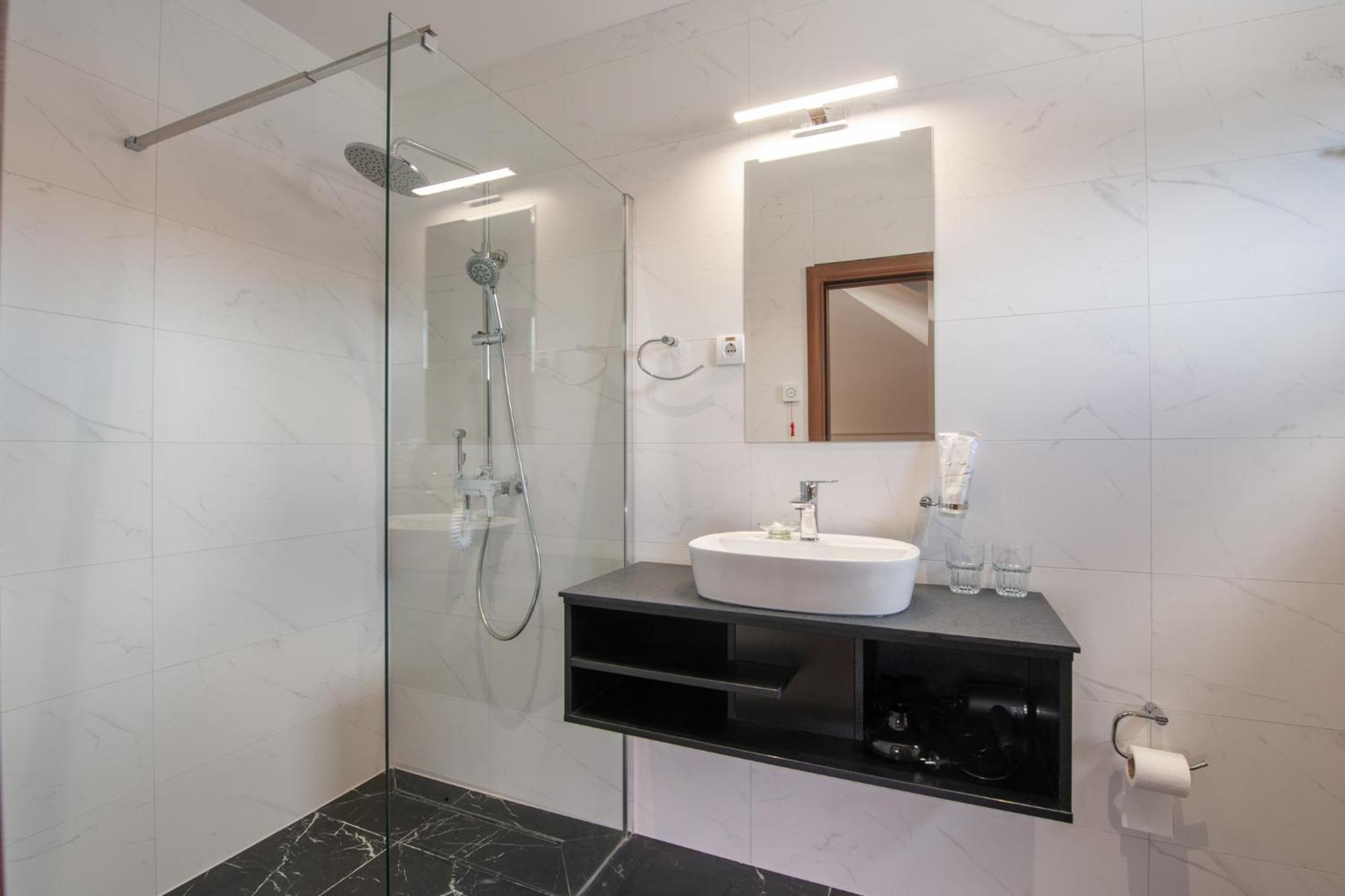 Hotel Kralj Kraljevo Ruang foto