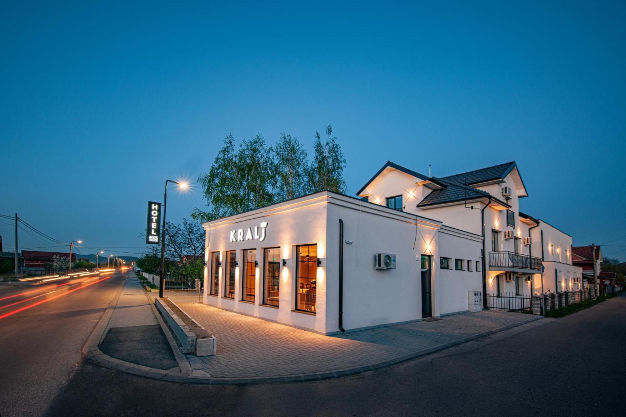 Hotel Kralj Kraljevo Bagian luar foto