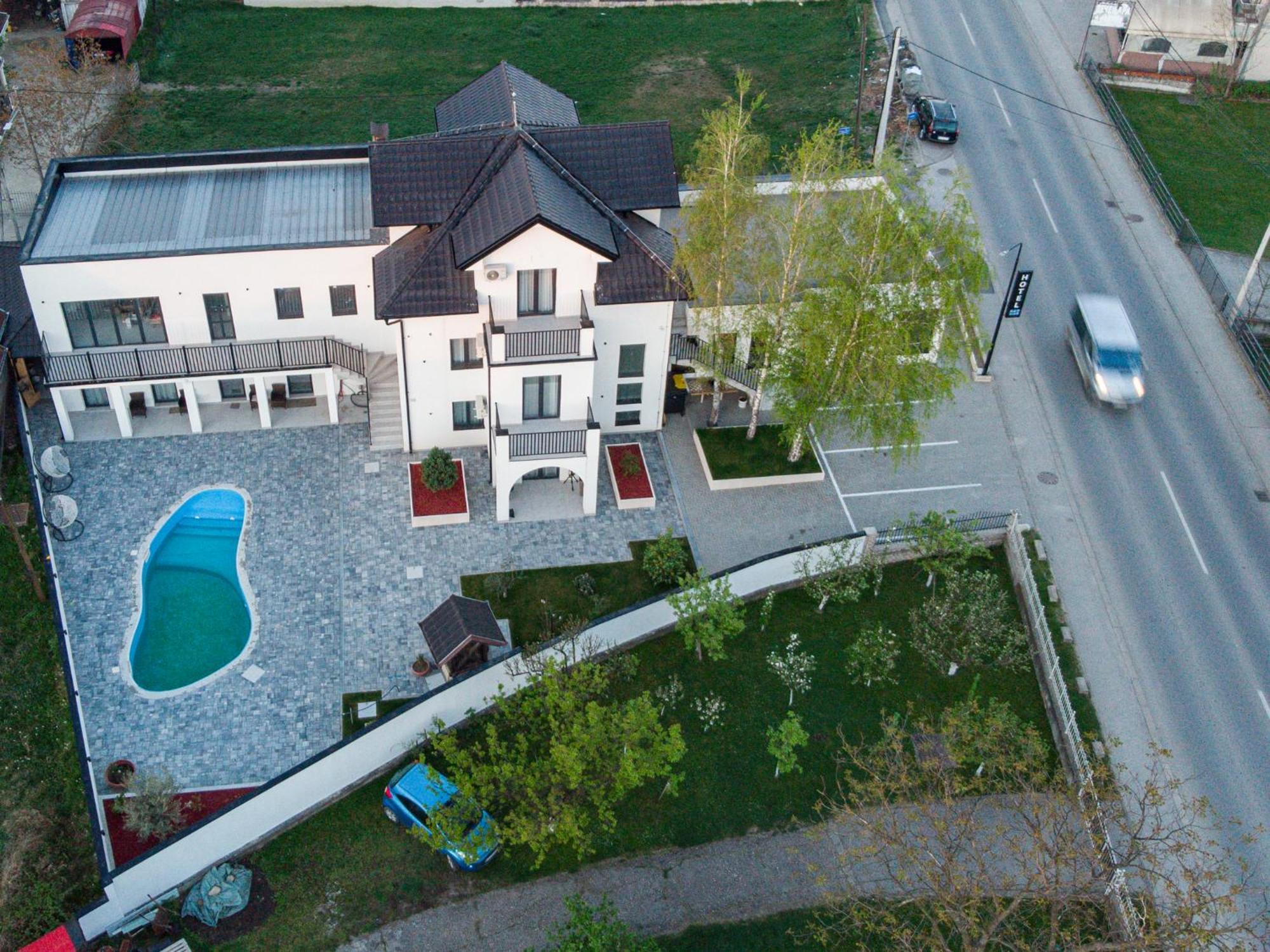 Hotel Kralj Kraljevo Bagian luar foto